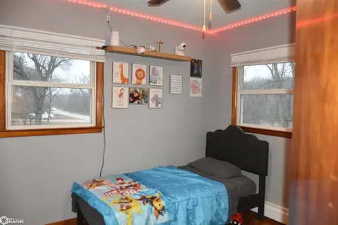 11642 Highway S33 Iowa Falls IA 50126