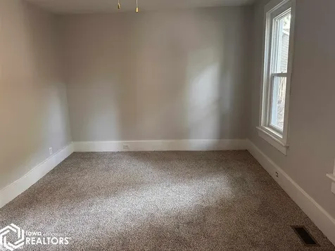515 S Starr Avenue Burlington IA 52601