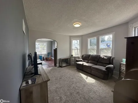 515 S Starr Avenue Burlington IA 52601