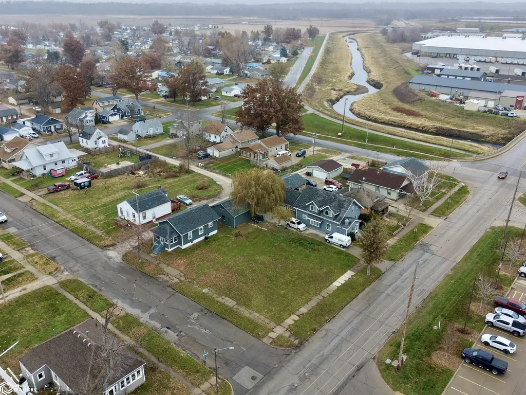 1102 E Main Street Marshalltown IA 50158