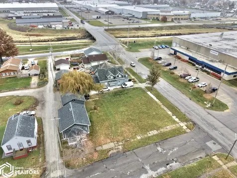 1102 E Main Street Marshalltown IA 50158