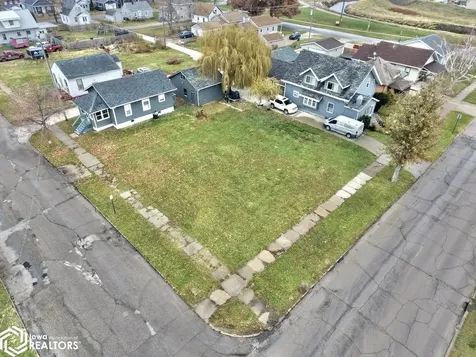 1102 E Main Street Marshalltown IA 50158