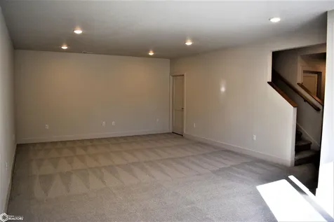 2358 River Road Iowa Falls IA 50126