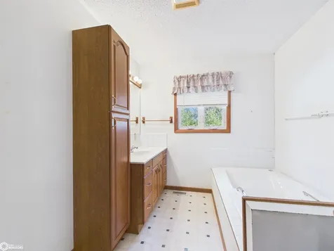 109 Lofton Drive Keokuk IA 52632