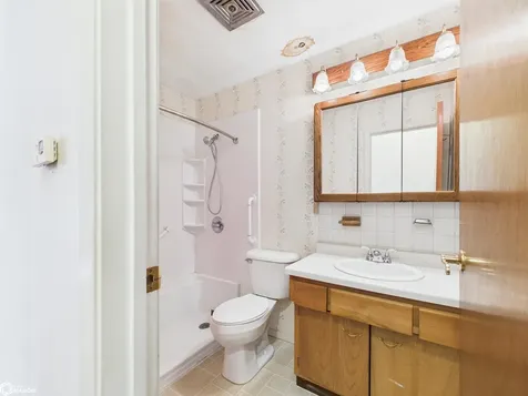 109 Lofton Drive Keokuk IA 52632