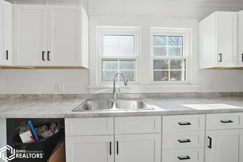 602 E Maple Street Hubbard IA 50122