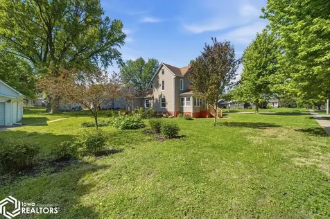 602 E Maple Street Hubbard IA 50122