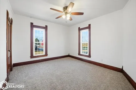602 E Maple Street Hubbard IA 50122