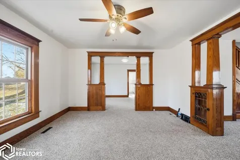 602 E Maple Street Hubbard IA 50122