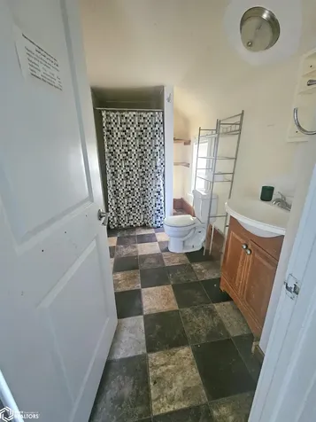 309 E Lowe Avenue Fairfield IA 52556