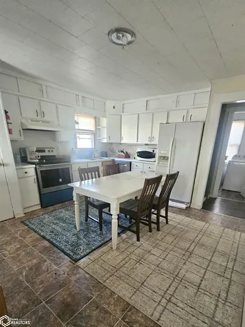 309 E Lowe Avenue Fairfield IA 52556