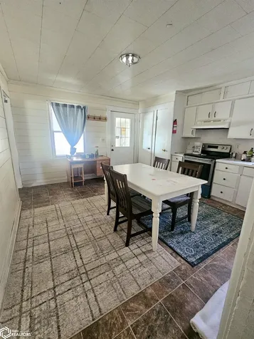 309 E Lowe Avenue Fairfield IA 52556