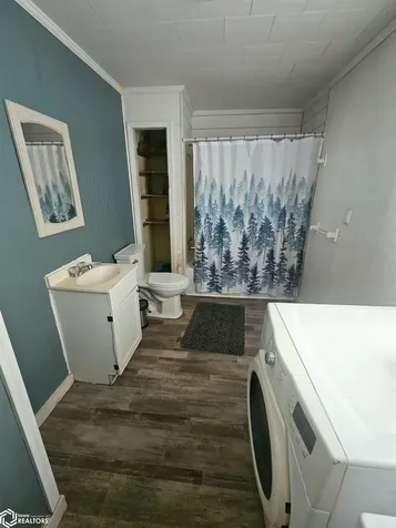 309 E Lowe Avenue Fairfield IA 52556