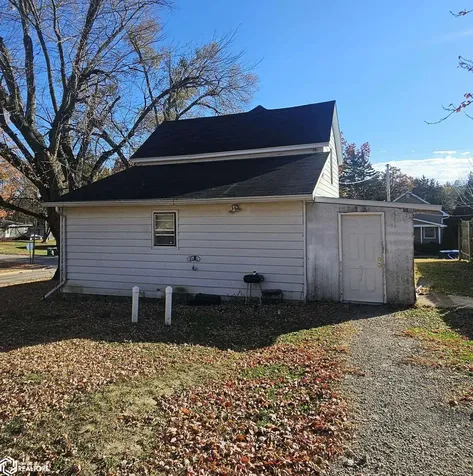 309 E Lowe Avenue Fairfield IA 52556