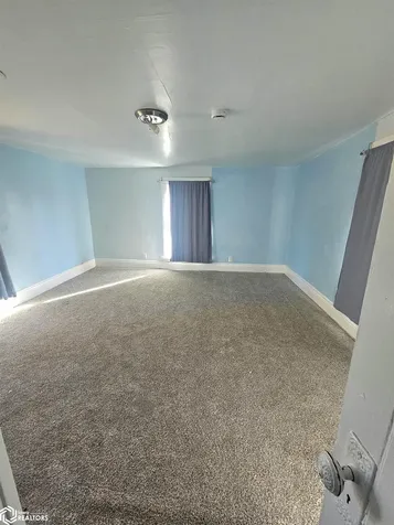 309 E Lowe Avenue Fairfield IA 52556
