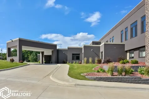 110 Rocksylvania Ave Unit 201 Iowa Falls IA 50126