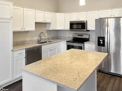 110 Rocksylvania Ave Unit 201 Iowa Falls IA 50126