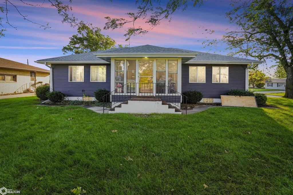 1918 S Center Street Marshalltown IA 50158