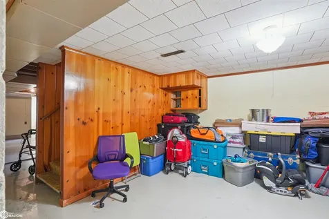 1918 S Center Street Marshalltown IA 50158
