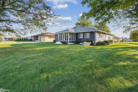 1918 S Center Street Marshalltown IA 50158