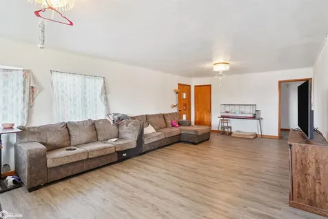 1918 S Center Street Marshalltown IA 50158