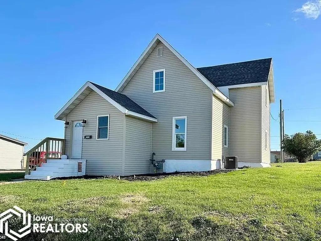 505 Woodbury Street Marshalltown IA 50158