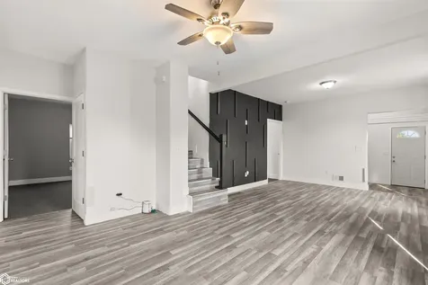 505 Woodbury Street Marshalltown IA 50158