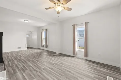 505 Woodbury Street Marshalltown IA 50158