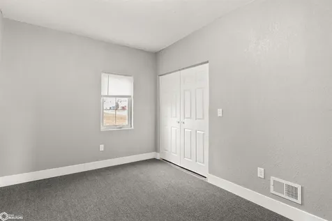 505 Woodbury Street Marshalltown IA 50158