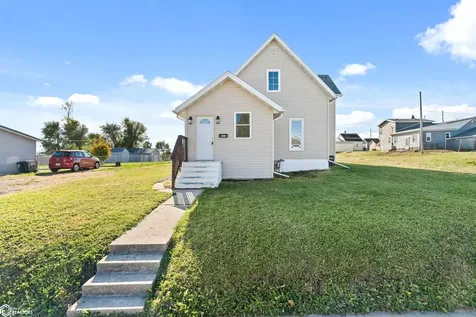 505 Woodbury Street Marshalltown IA 50158