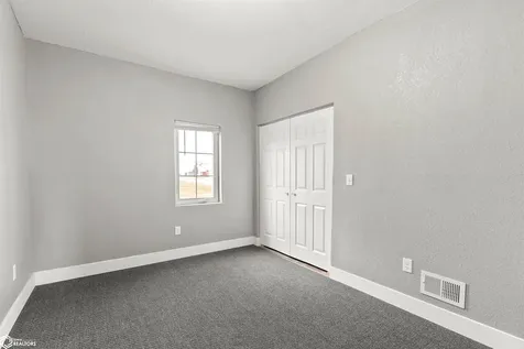 505 Woodbury Street Marshalltown IA 50158