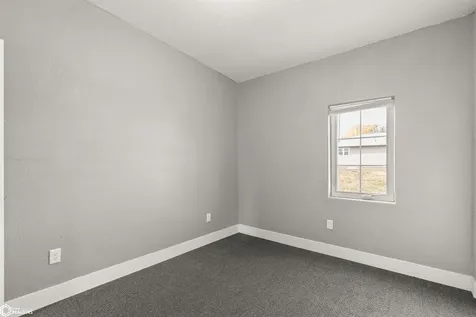 505 Woodbury Street Marshalltown IA 50158
