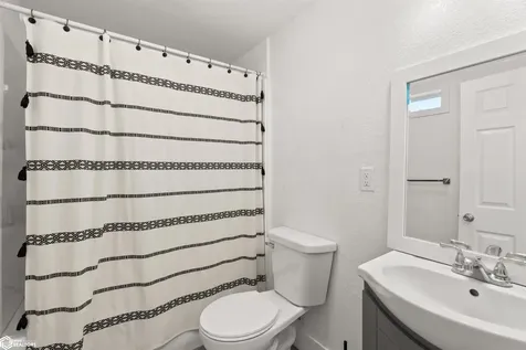 505 Woodbury Street Marshalltown IA 50158