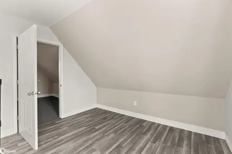 505 Woodbury Street Marshalltown IA 50158