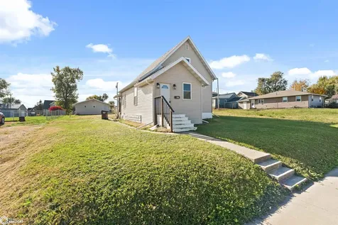 505 Woodbury Street Marshalltown IA 50158