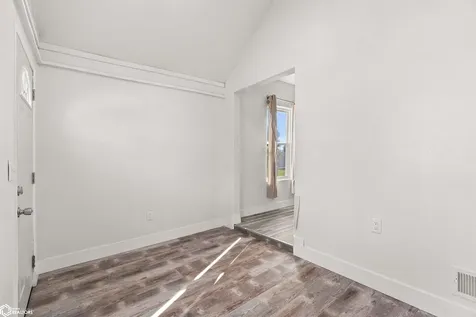 505 Woodbury Street Marshalltown IA 50158