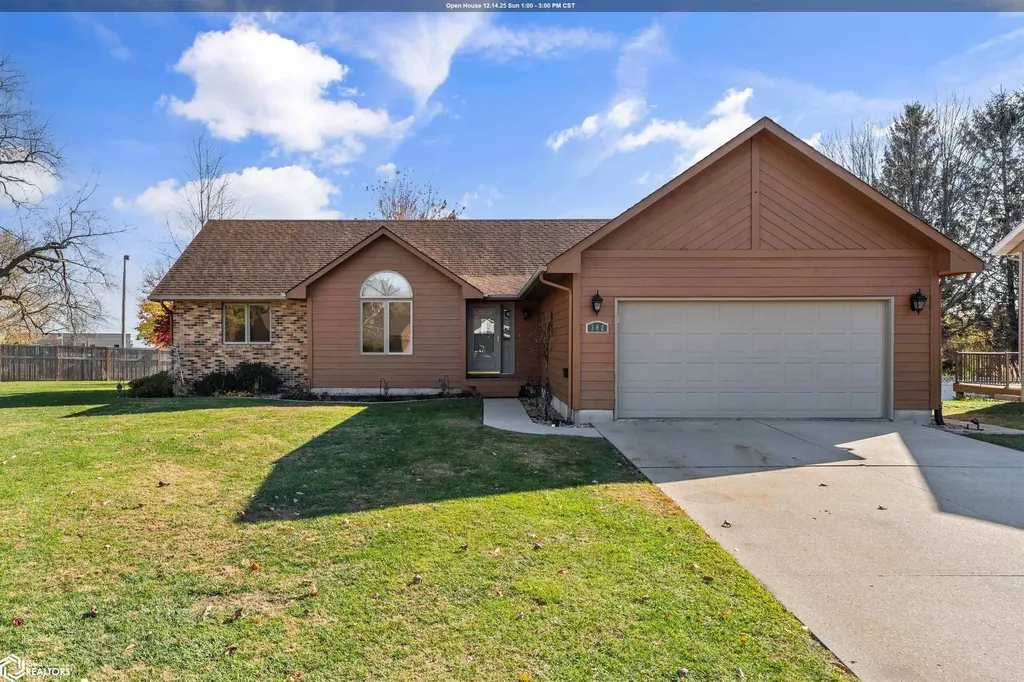 302 Richard Lane Marshalltown IA 50158
