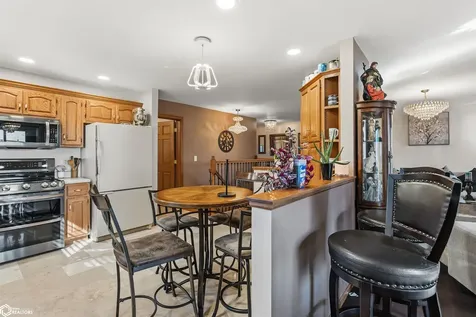 302 Richard Lane Marshalltown IA 50158