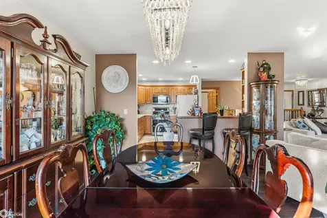 302 Richard Lane Marshalltown IA 50158