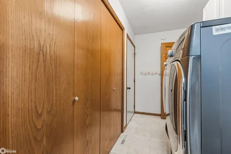 302 Richard Lane Marshalltown IA 50158