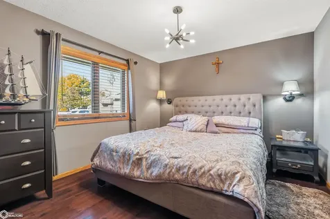 302 Richard Lane Marshalltown IA 50158