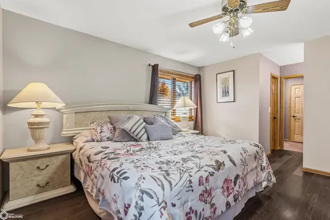 302 Richard Lane Marshalltown IA 50158