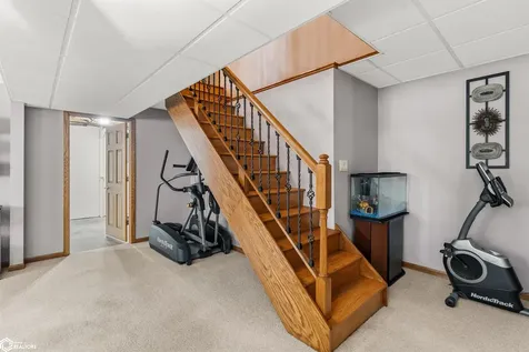 302 Richard Lane Marshalltown IA 50158
