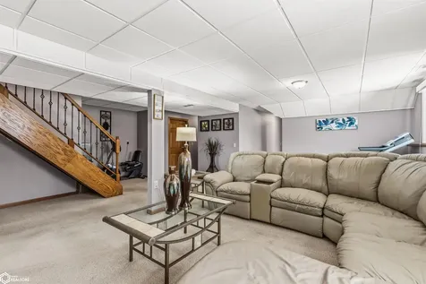 302 Richard Lane Marshalltown IA 50158