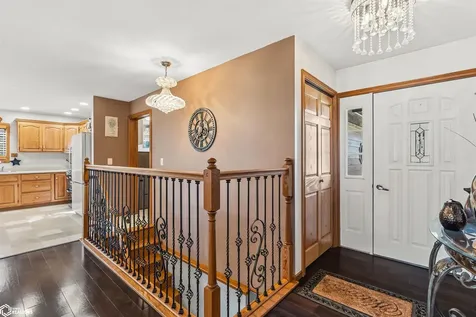 302 Richard Lane Marshalltown IA 50158