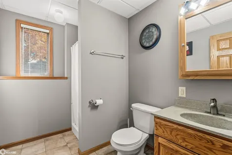 302 Richard Lane Marshalltown IA 50158