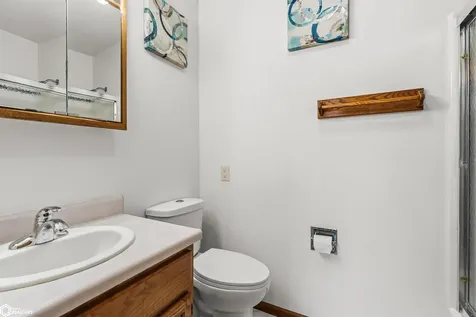 302 Richard Lane Marshalltown IA 50158