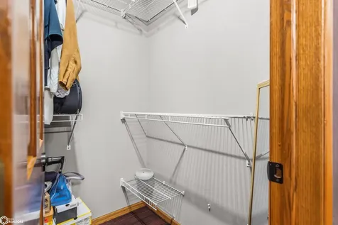 302 Richard Lane Marshalltown IA 50158