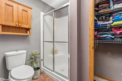 302 Richard Lane Marshalltown IA 50158