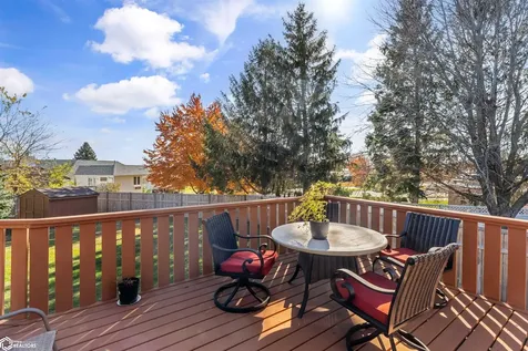302 Richard Lane Marshalltown IA 50158